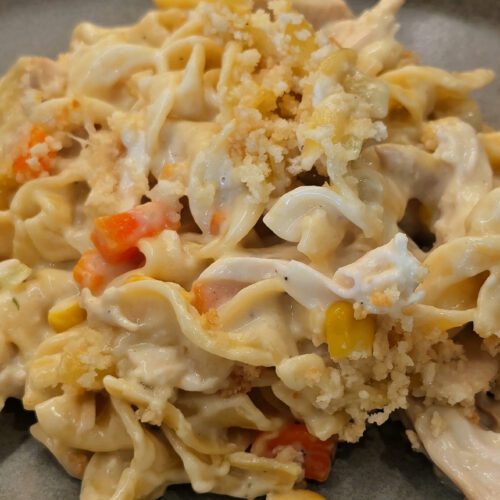 Easy Chicken Pot Pie Noodle Casserole